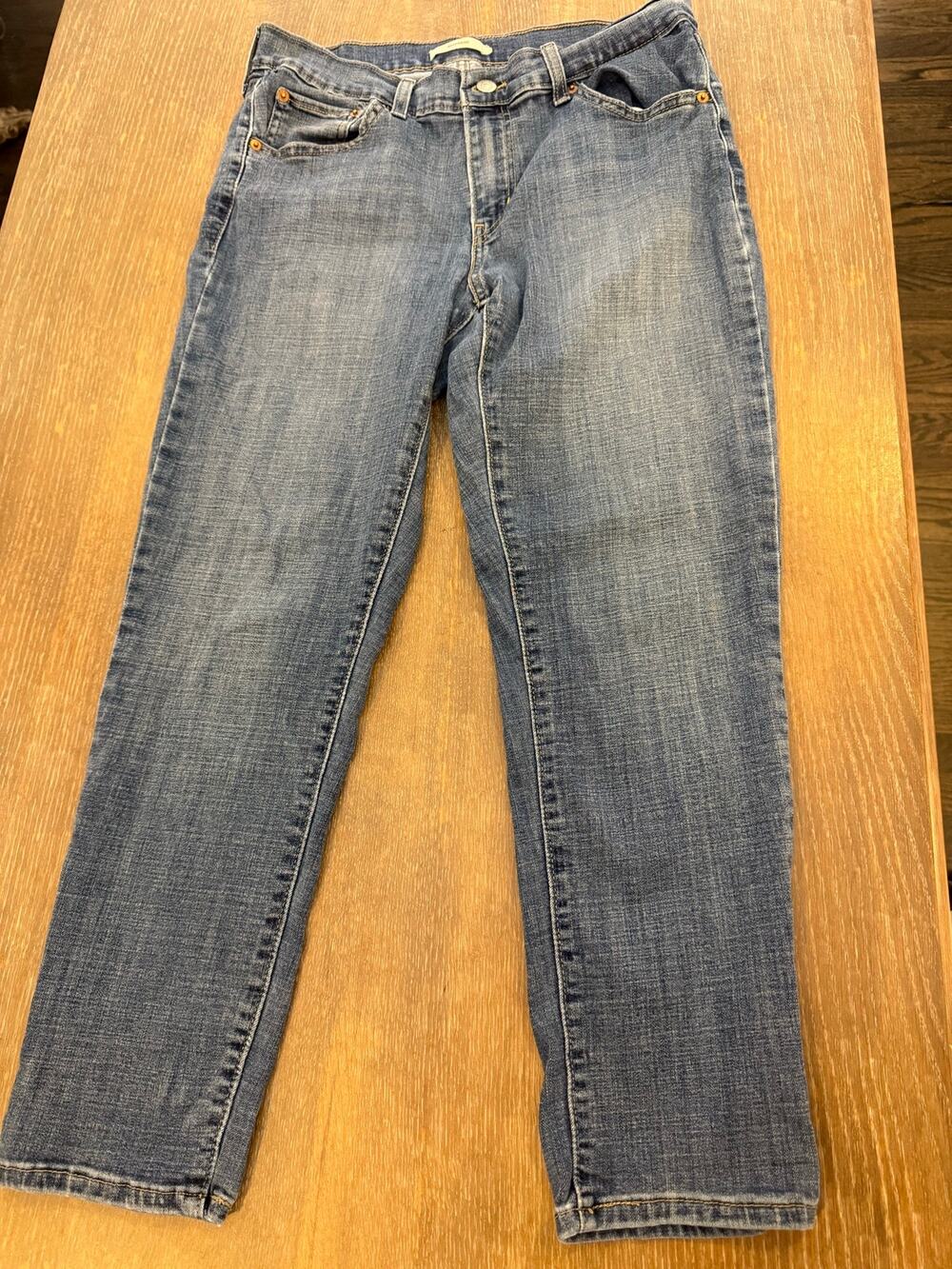 Levi’s boyfriend medium wash denim jeans women 30